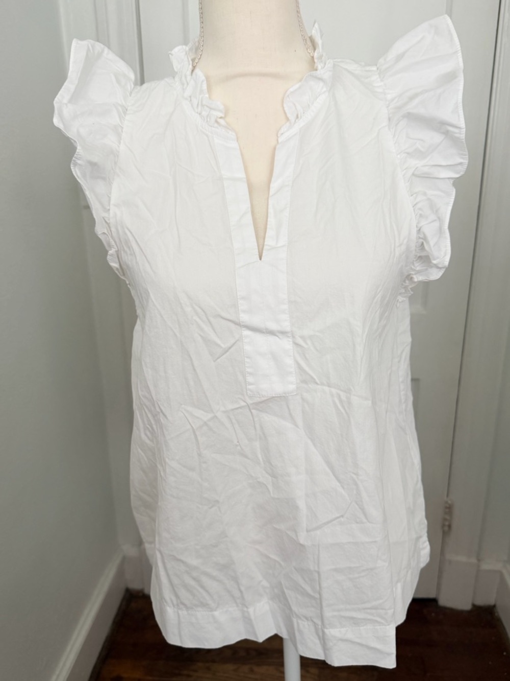 Lilly Pulitzer white ruffled sleeveless poplin top shirt women’s S